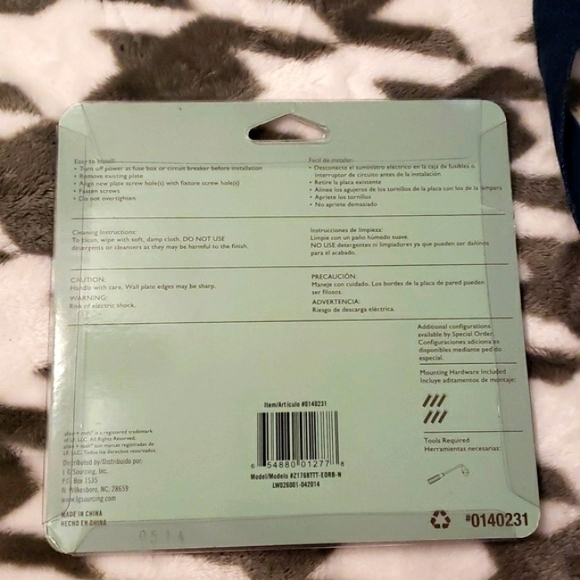 *New in Package* Allen + Roth Cosgrove Triple Toggle Wall Plate [missing screws] - Picture 4 of 6